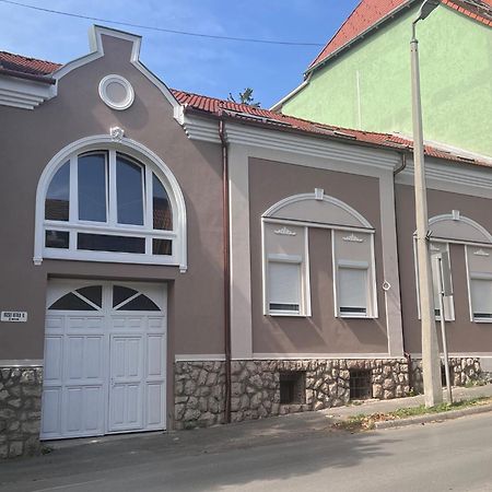 Berzsenyi Apartmanhaz Kaposvár Eksteriør bilde